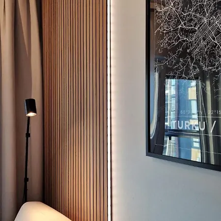 Juuri Valmistunut Kaksio Upealla Logomon Alueella. *